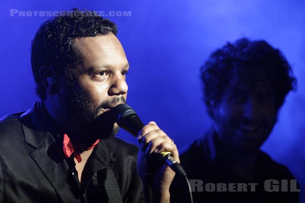 THE DEARS - 2006-10-30 - PARIS - La Maroquinerie - 